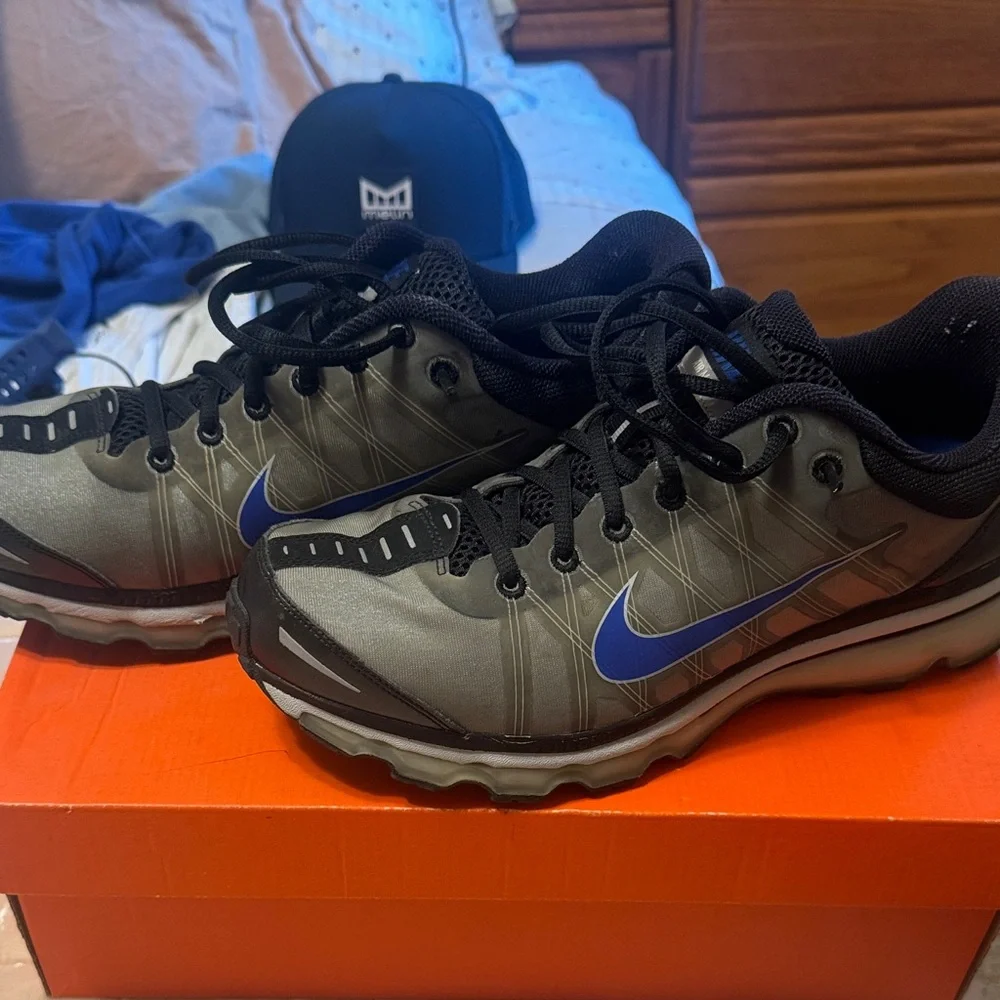 Nike Men’s Air Max+ 2009 Black and Gray Athletic Sneakers